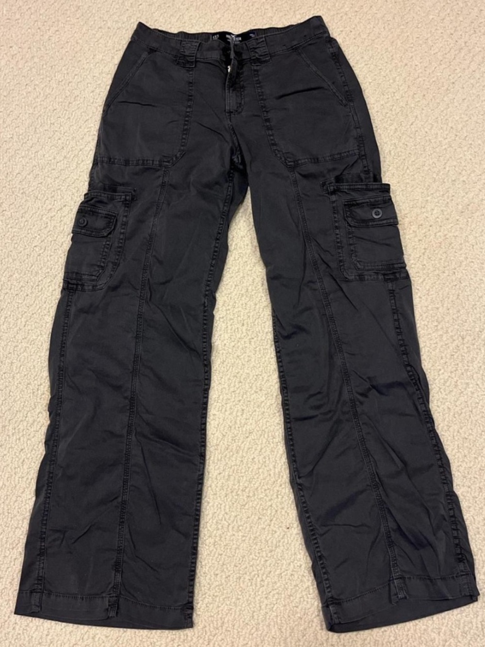 hollister low rise gray cargo pants